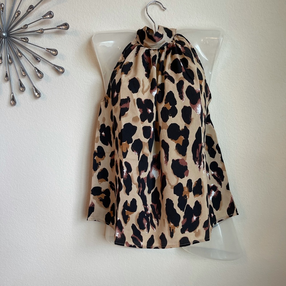 FUN LEOPARD PRINT HALTER BACKLESS TOP SIZE M NWT